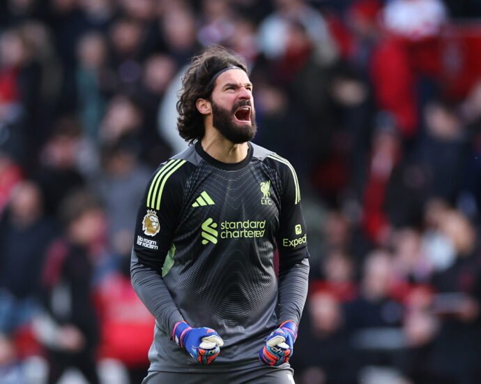 หงส์แดงเฮ! ลิเวอร์พูลขยายสัญญา อาลีสซง เฝ้าเสาถึงปี 2027