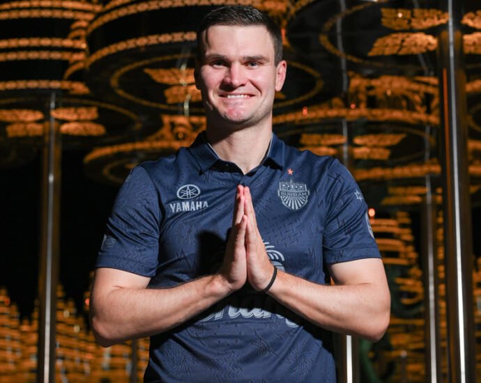 ปราสาทสายฟ้าเฮ! บุรีรัมย์ต่อสัญญา เคอร์ติส กู๊ด คุมหลังถึงปี 2027