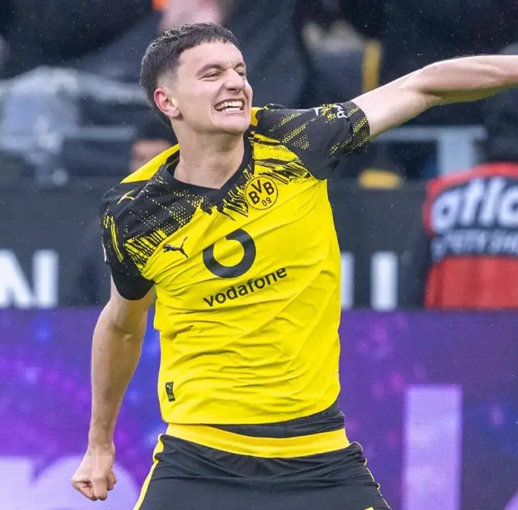 ลูก้า เรจจานี่ เบิกสกอร์แรกในสีเสื้อ โบรุสเซีย ดอร์ทมุนด์ ชุดใหญ่