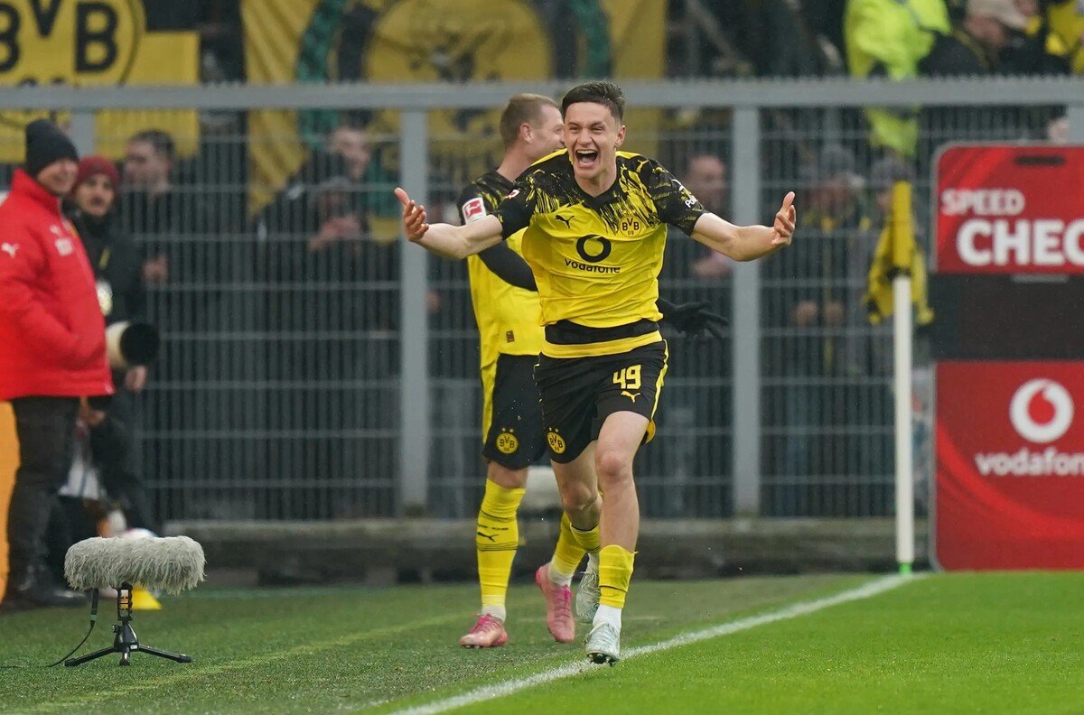 ดอร์ทมุนด์เดินหน้าสร้างทีมเพื่ออนาคต