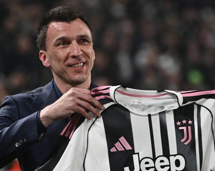 มานด์ซูคิช คืนถิ่น! แฟนยูเวนตุสแห่ต้อนรับกระหึ่มสนามอลิอันซ์