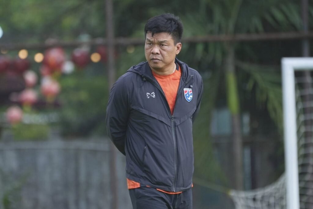 'โค้ชโบ้' นำทัพปรับตัวรับสภาพอากาศ ติวเข้มแทคติก