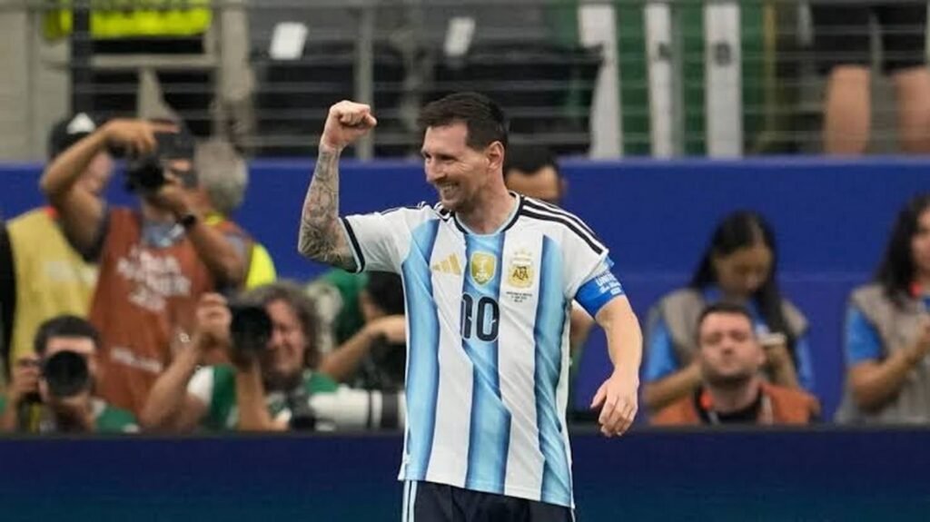 Lionel Messi 4