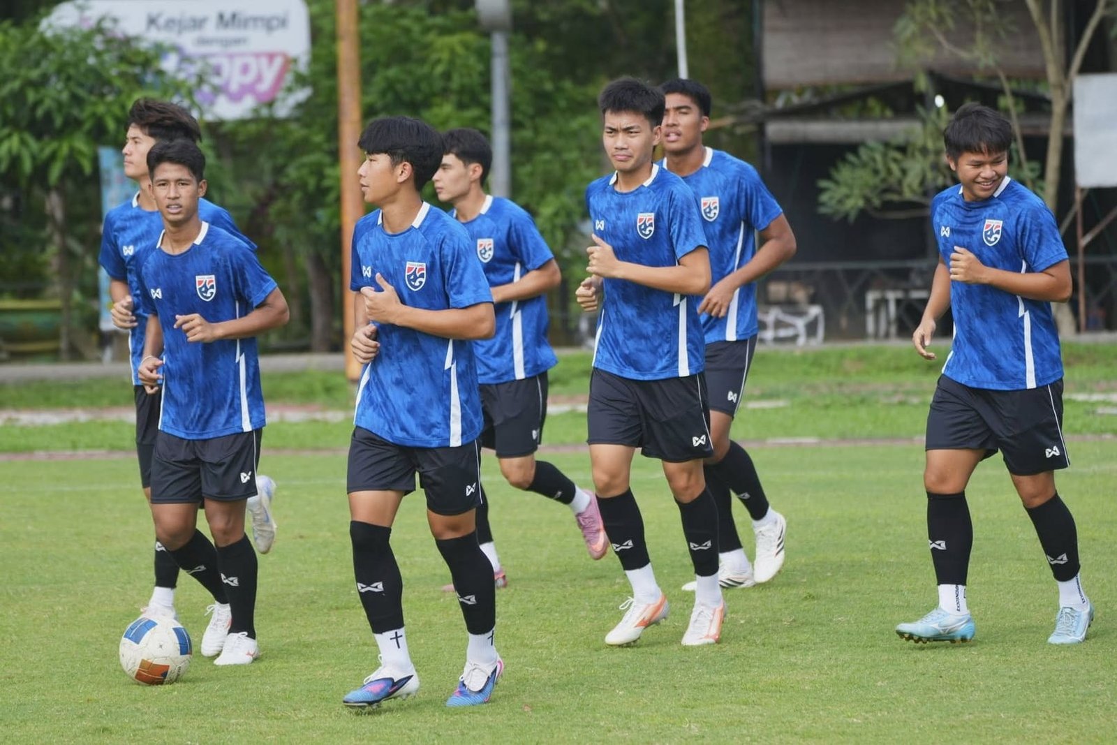 นักเตะทีมชาติไทย U19 ลงฝึกซ้อมมื้อสุดท้ายอย่างมุ่งมั่นเพื่อเตรียมความพร้อมก่อนประเดิมสนามดวล บรูไน ในศึกชิงแชมป์อาเซียน 2026