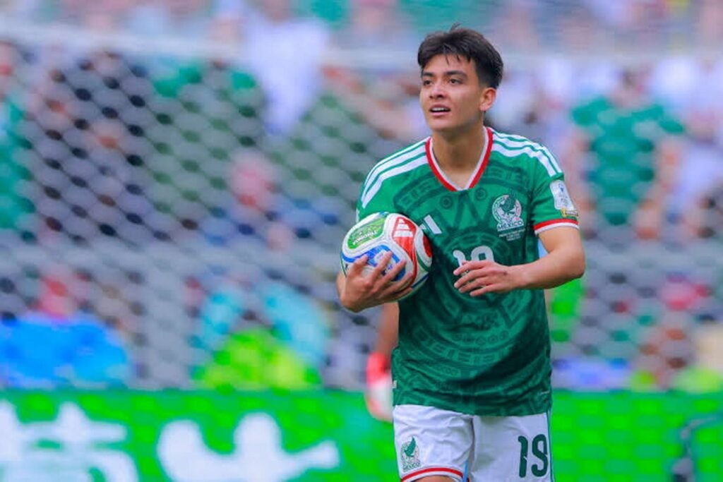 Gilberto Mora 02 1