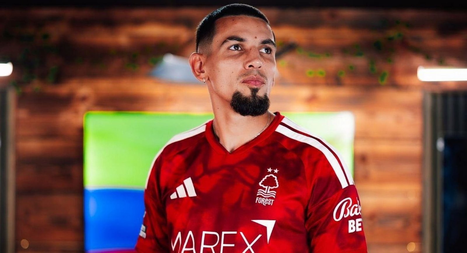 Daniel Munoz 4