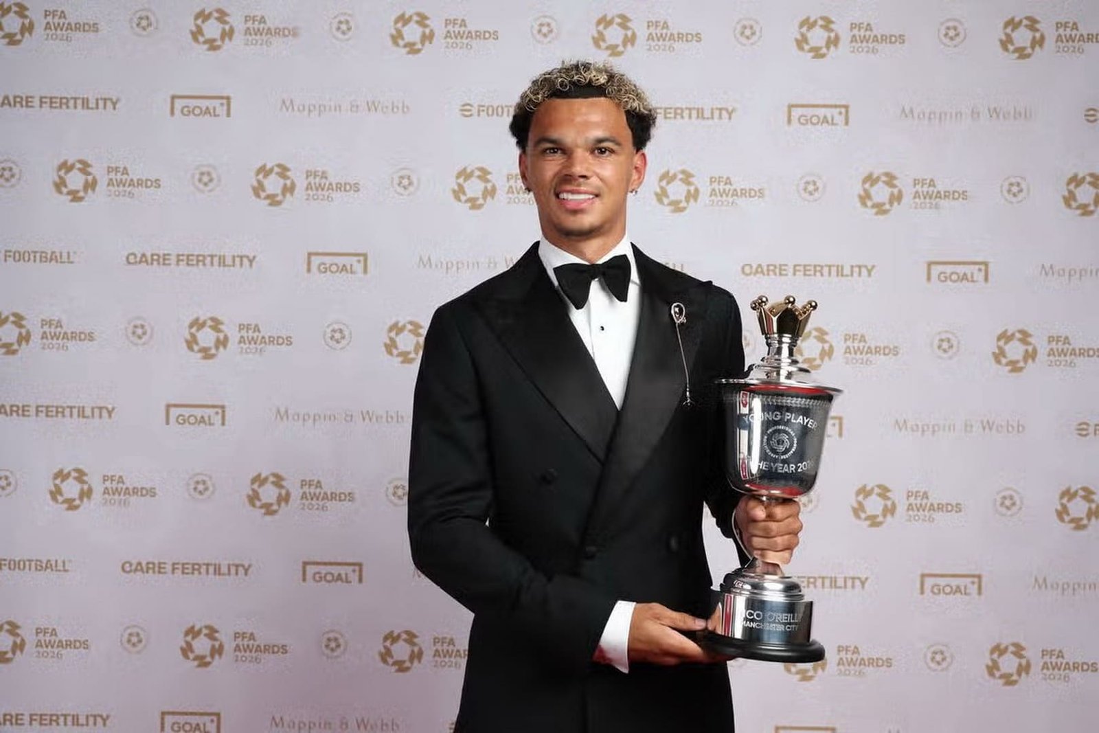 นิโค่ โอไรลี่ ผงาดคว้ารางวัลดาวรุ่งแห่งปี PFA 2026 พร้อมยกความดีให้ เป๊ป ช่วยปลุกปั้น