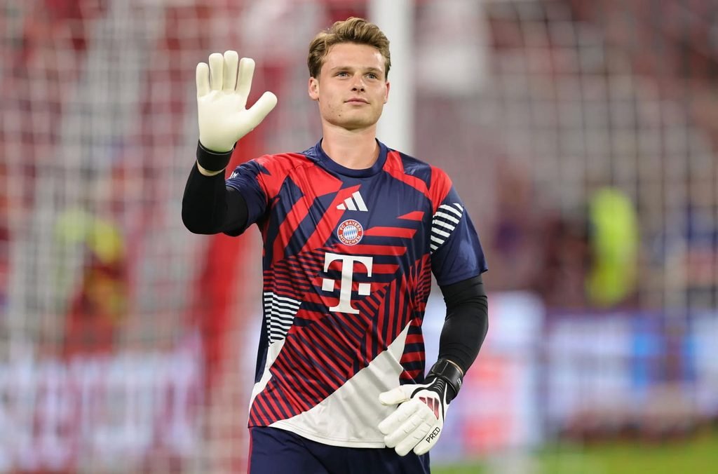 Jonas Urbig 3