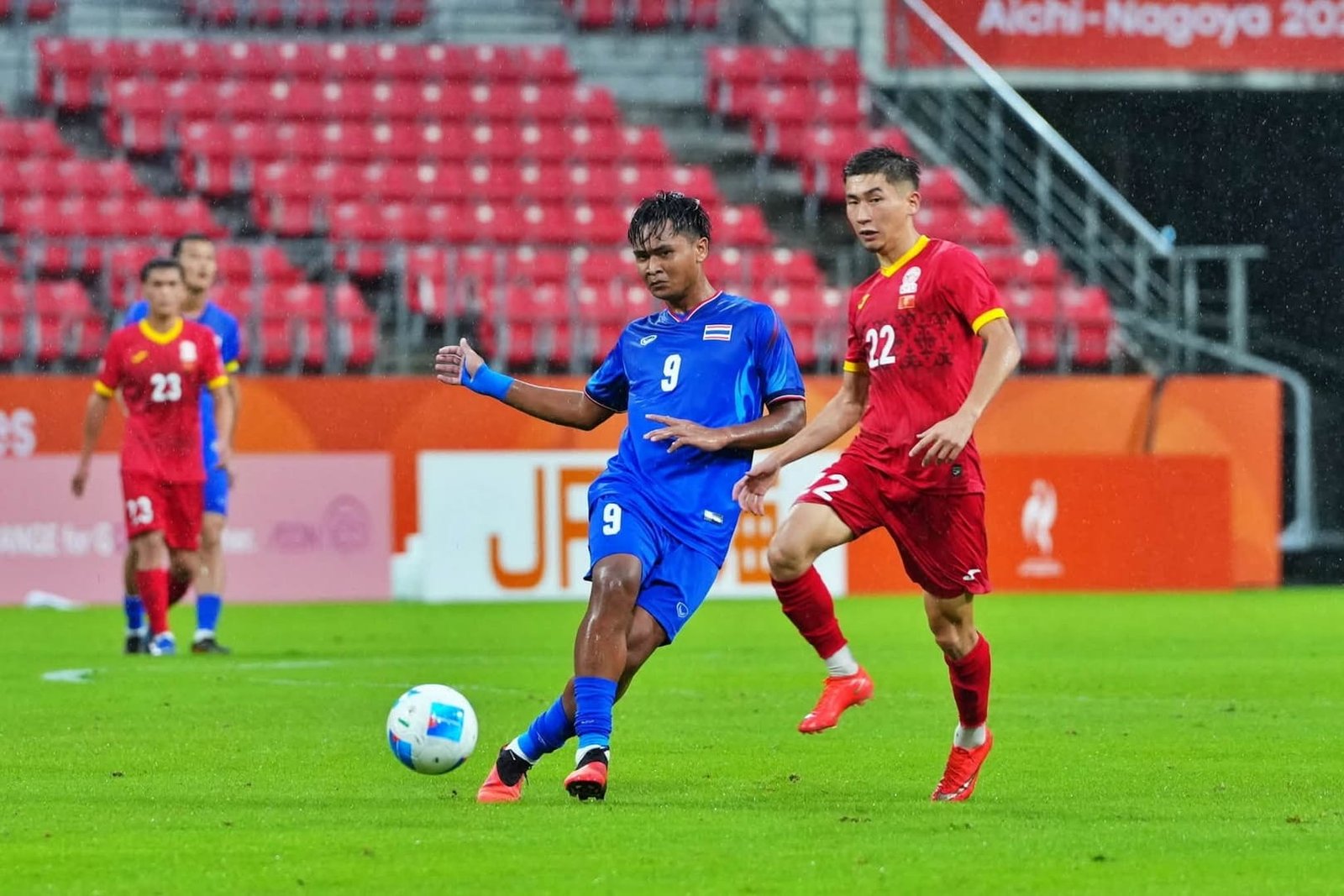 ทัพช้างศึก ทีมชาติไทย โกงความตายโดนนำ 0-2 ก่อนรัวแซง คีร์กีซสถาน 3-2 ปริพรรห์ วงษา ซูเปอร์ซับเหมาเบิ้ล ประเดิม 3 แต้มศึกเอเชียนเกมส์ 2026 นัดหน้าชนฮ่องกง