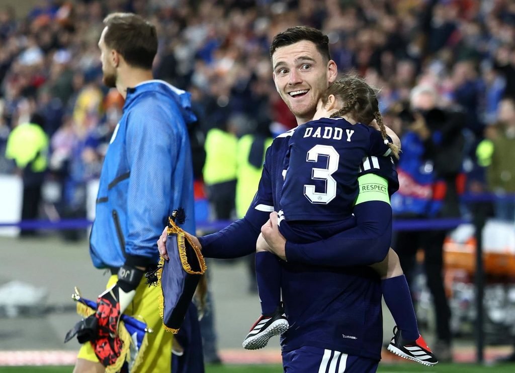 Andy Robertson 3