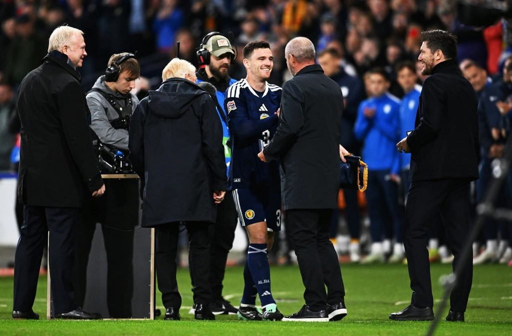 Andy Robertson 4