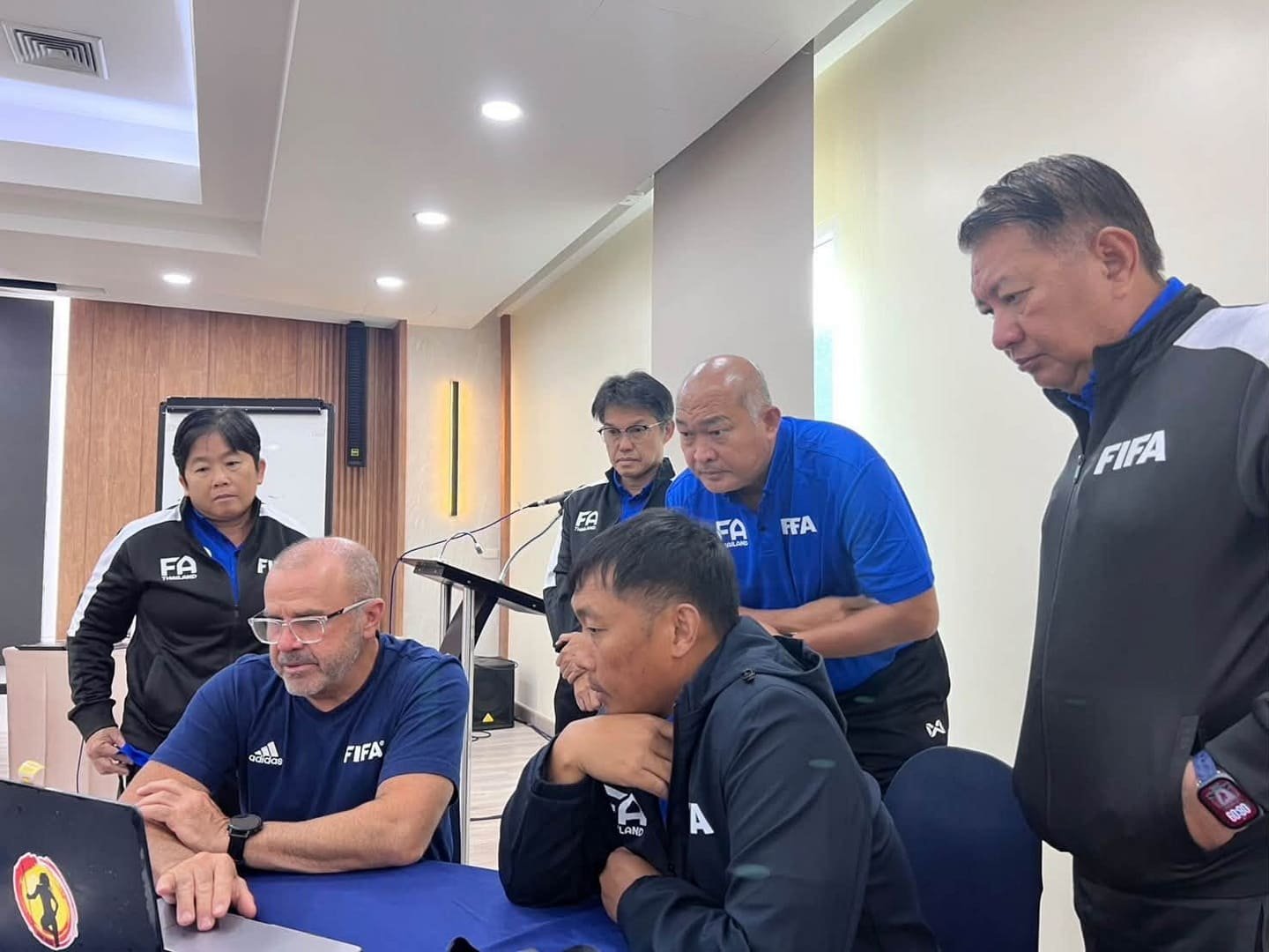 สมาคมกีฬาฟุตบอลแห่งประเทศไทยร่วมกับ FIFA จัดโปรแกรมประเมินวิทยากรฟุตบอลไทยที่ศูนย์ฝึกฟุตบอลอัลไพน์ จังหวัดเชียงใหม่